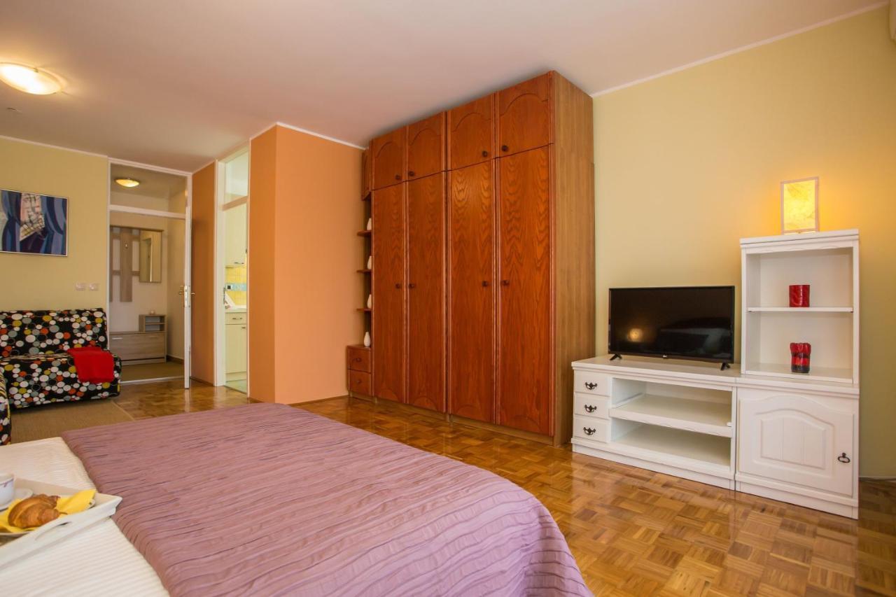 Vista Apartment *
